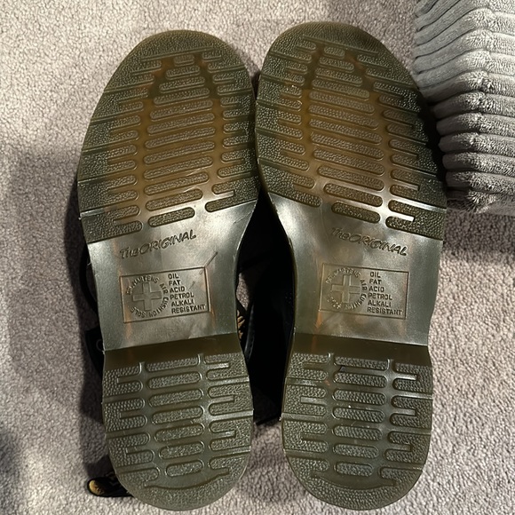 Dr Martens Black Suede boots - Picture 4 of 5